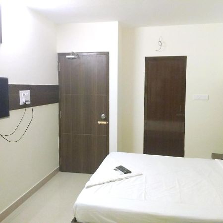 Hotel Amrita Mogappair Chennai Eksteriør billede