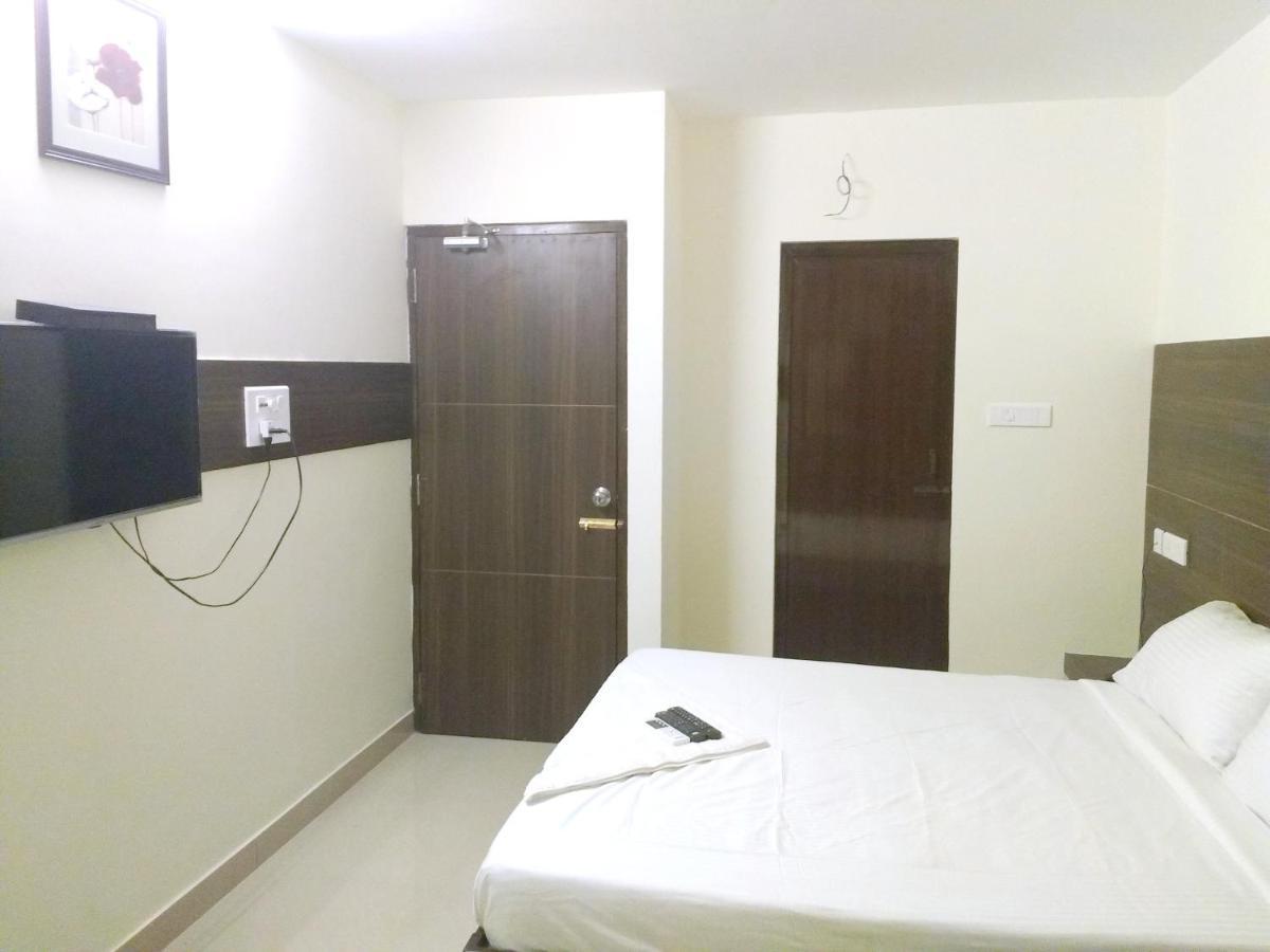 Hotel Amrita Mogappair Chennai Eksteriør billede