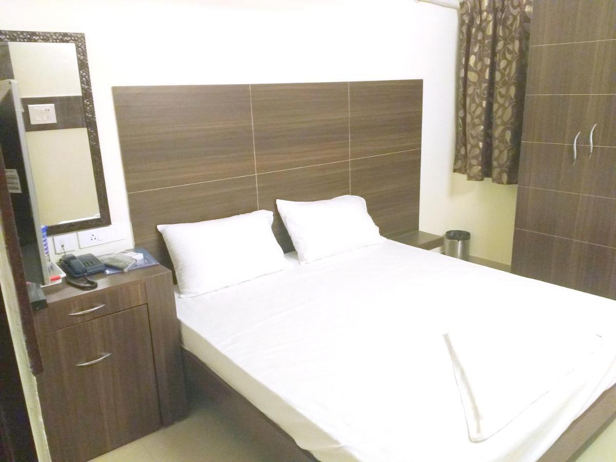 Hotel Amrita Mogappair Chennai Eksteriør billede